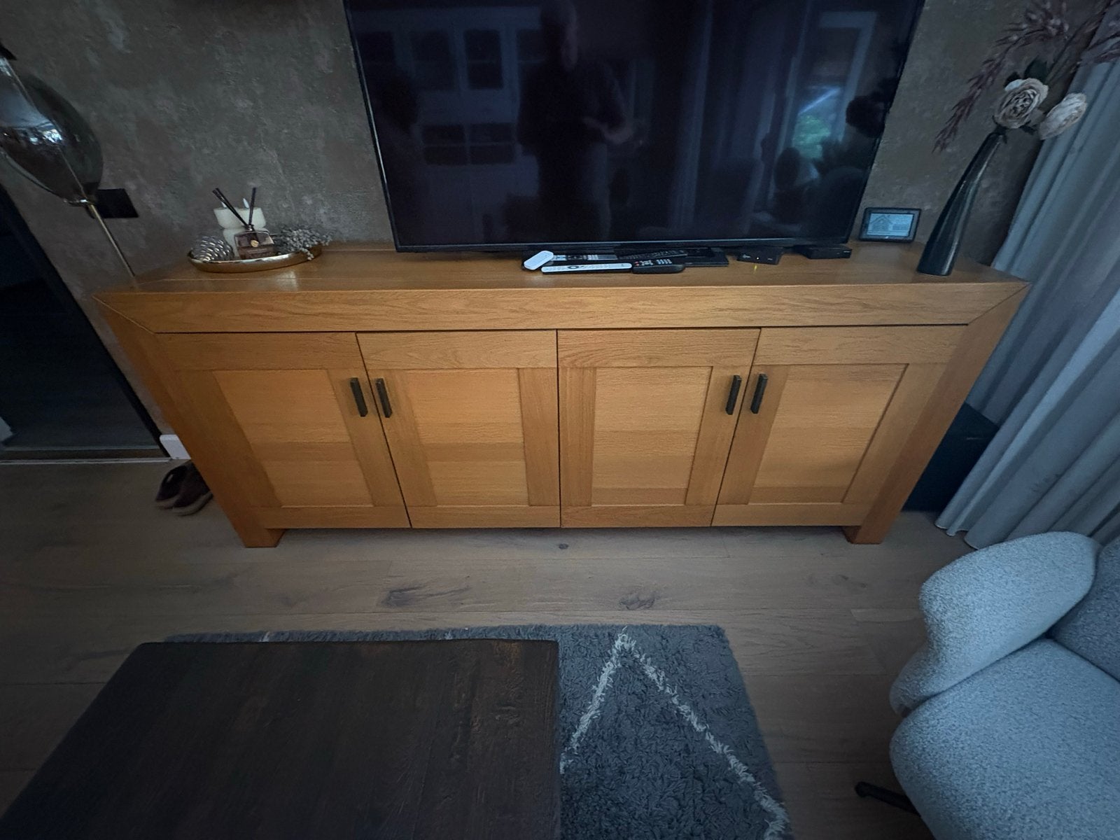 Eikenhouten dressoir met 4 deuren en legplanken, Ophalen, Gebruikt, Eikenhout, 200 cm of meer