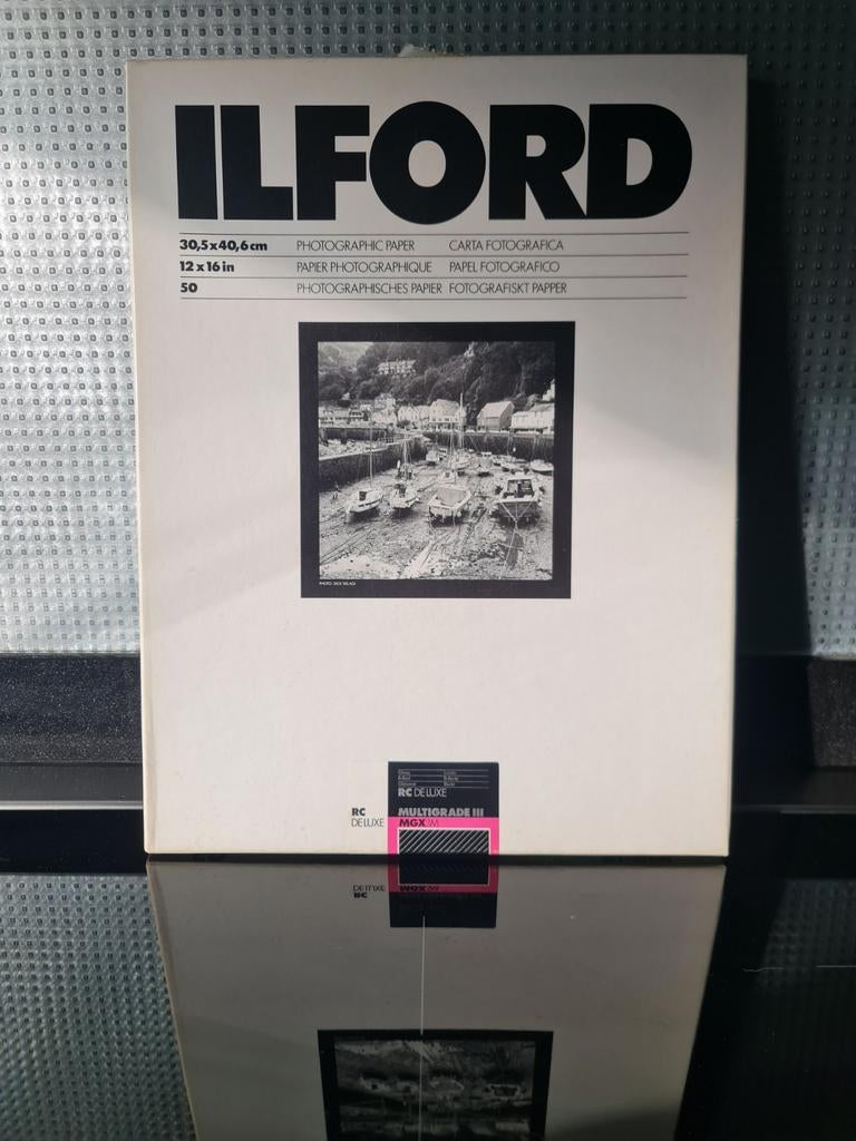 Nog gesealde doos: Ilford MULTIGRADE RC DELUXE, Ophalen of Verzenden