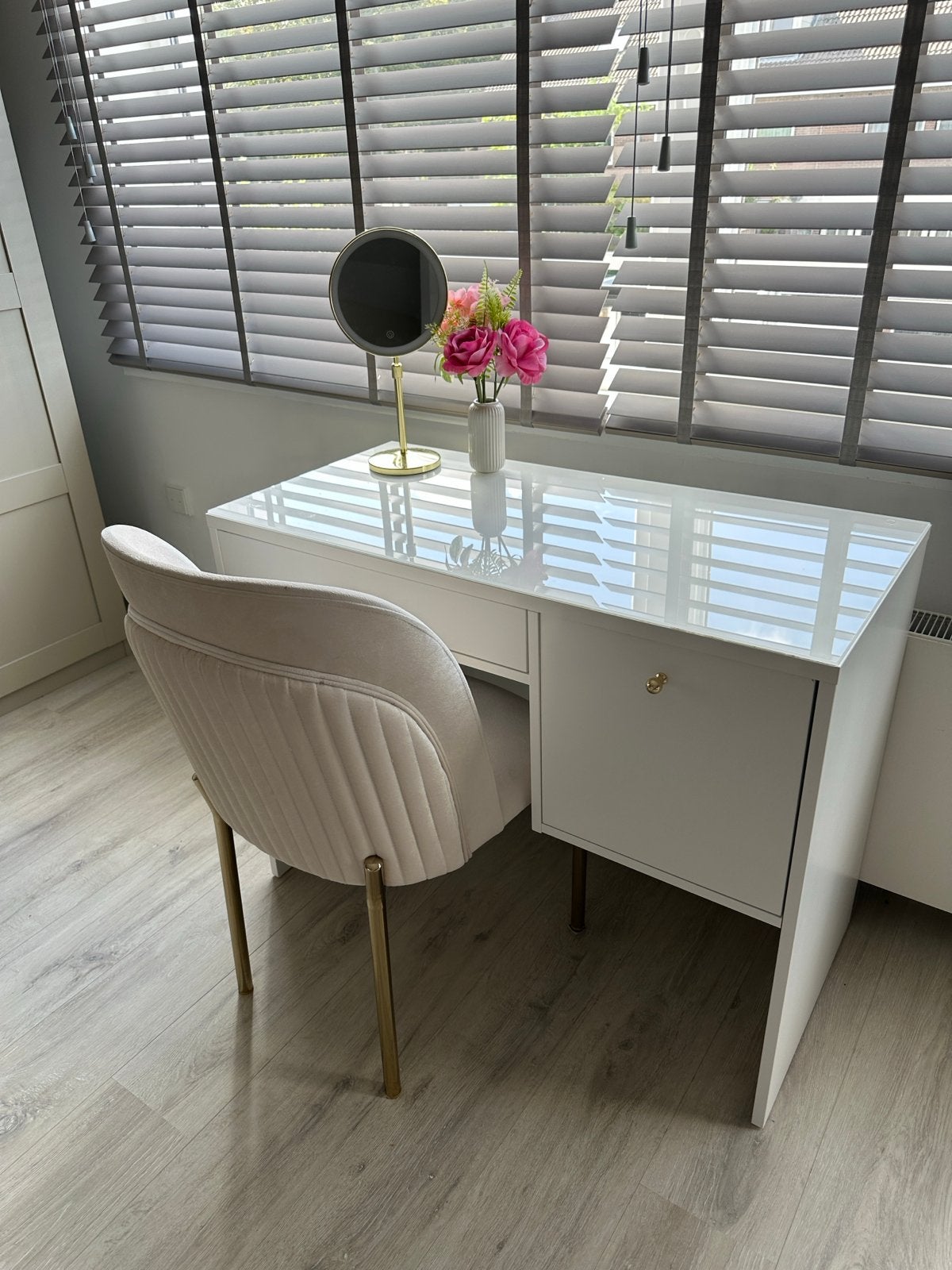 Witte make-up/ kaptafel, Huis en Inrichting, Ophalen, Overige materialen, 100 tot 150 cm, Zo goed als nieuw