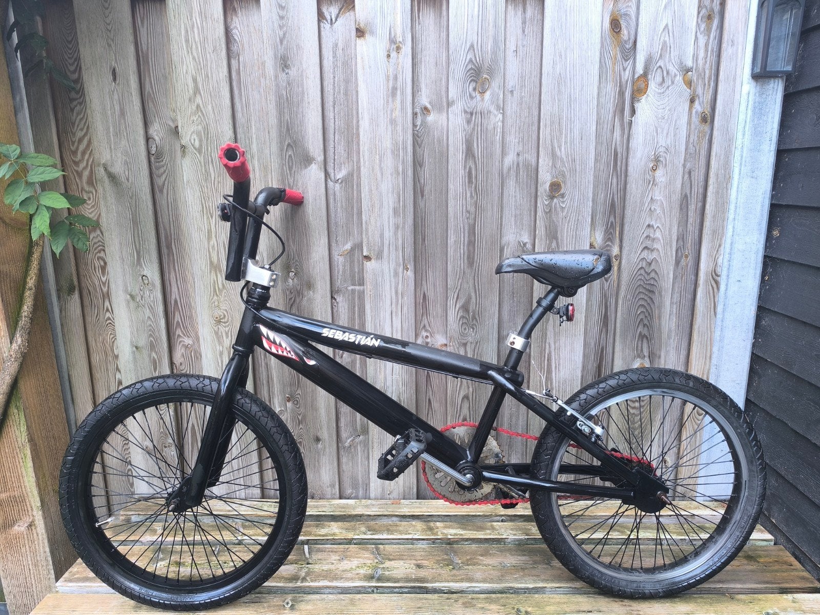 BMX Fiets Zwart met Rode Details, Ophalen, Gebruikt, Staal, Velgrem