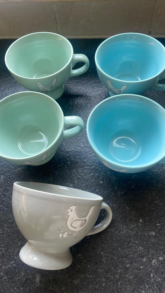 Leuke set van 5 soepkommen met kippenprint - pastelkleuren, Keramiek, Ophalen of Verzenden, Zo goed als nieuw, Overige stijlen