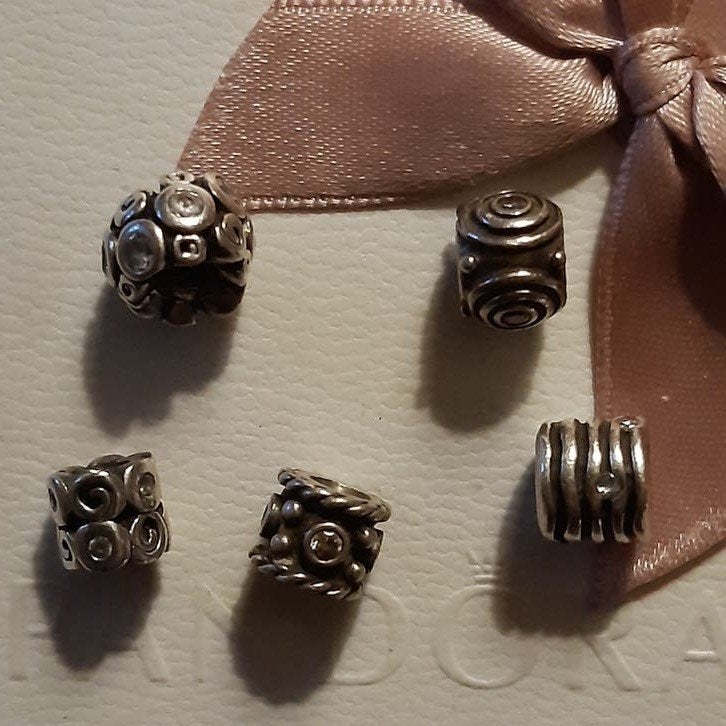 Pandora bedels, allemaal met meerdere zirkonia's, Sieraden, Tassen en Uiterlijk, Bedels, Verzenden, Pandora, Zo goed als nieuw