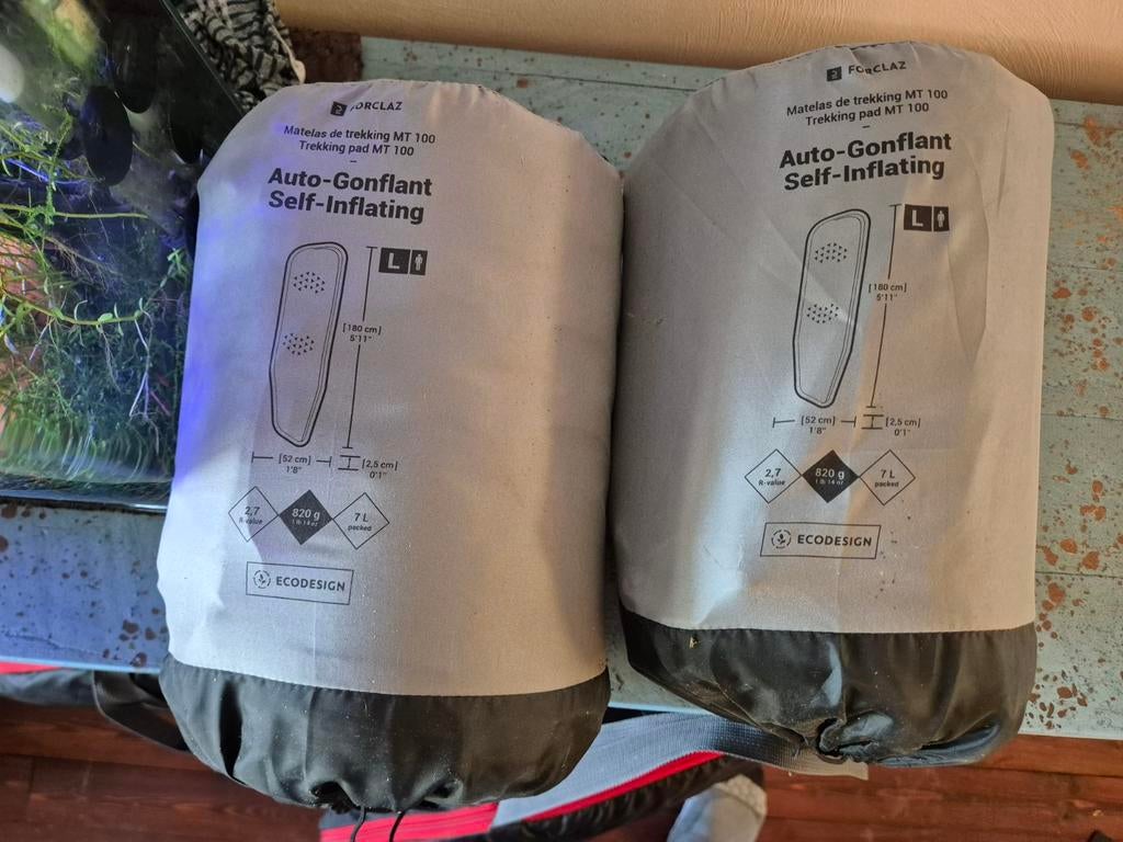 2x Forclaz MT100 Zelfopblazende Slaapmatjes - Nieuw, Ophalen, Nieuw, 1-persoons