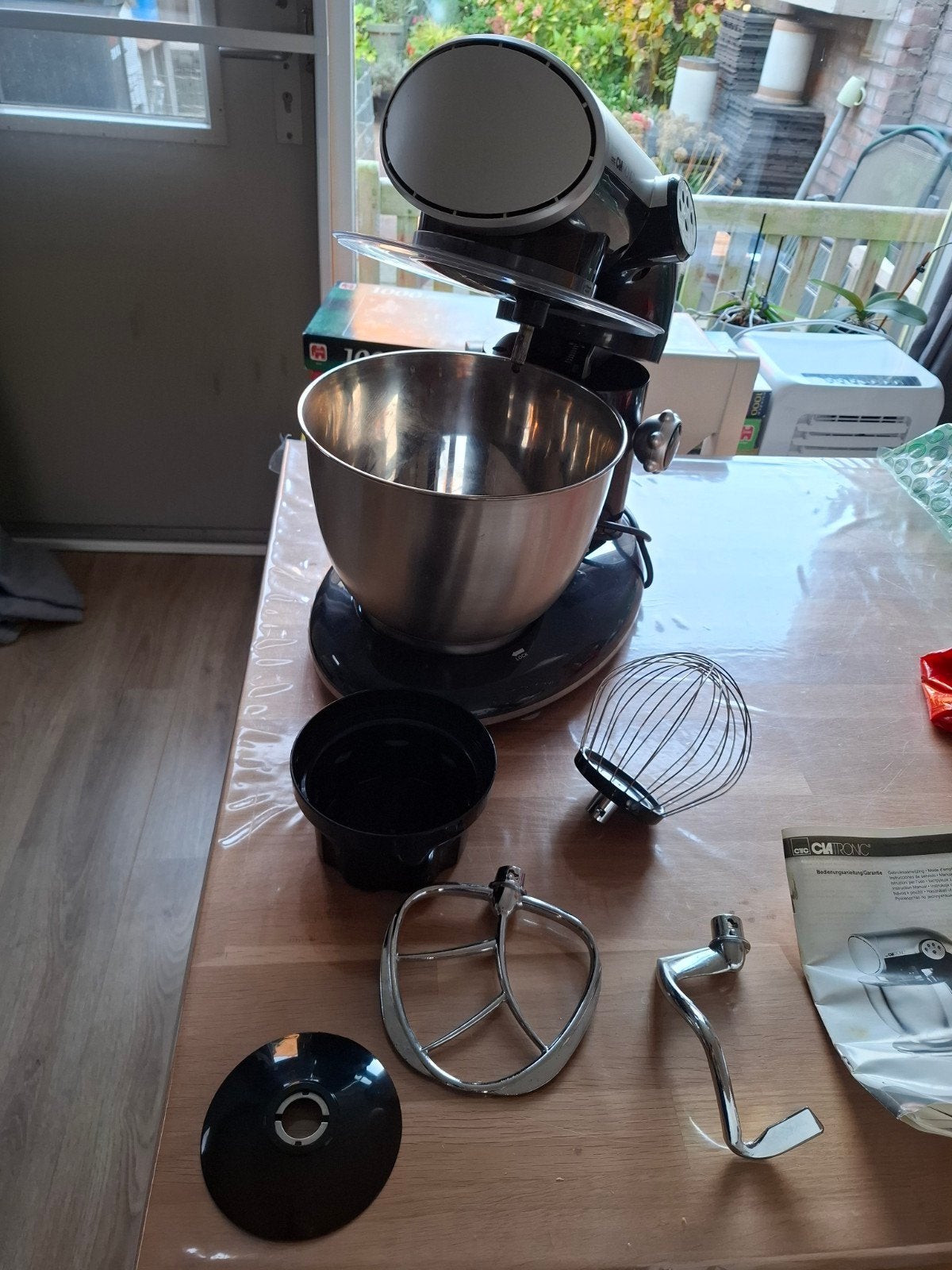 Clatronic KM 3323 Keukenmachine - Zo goed als nieuw, 4 liter of meer, Ophalen, Zo goed als nieuw, 3 snelheden of meer