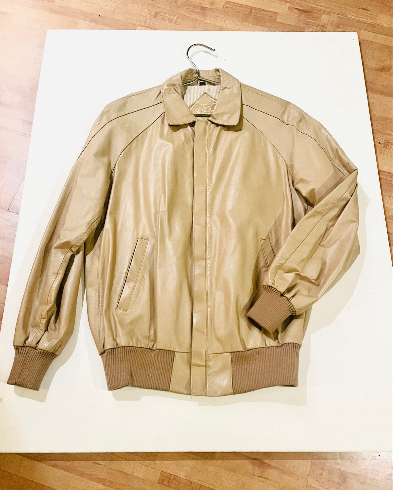 Prachtige lederen bomberjack maar 52 uit 1990, Verzenden, Zo goed als nieuw, Overige maten, Beige