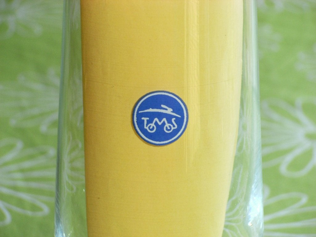 Tomos bierglas op voet - puntgaaf, Ophalen of Verzenden, Zo goed als nieuw