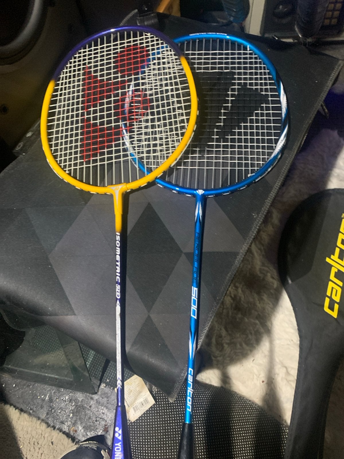 Badmintonrackets: Yonex Isometric en Carlton Powerblade, Ophalen of Verzenden, Zo goed als nieuw, Racket(s)