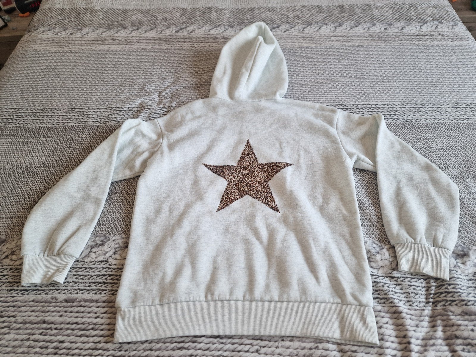 hoodie met luipaardprint ster (mt S), Beige, Ophalen of Verzenden, Zo goed als nieuw, Lange mouw