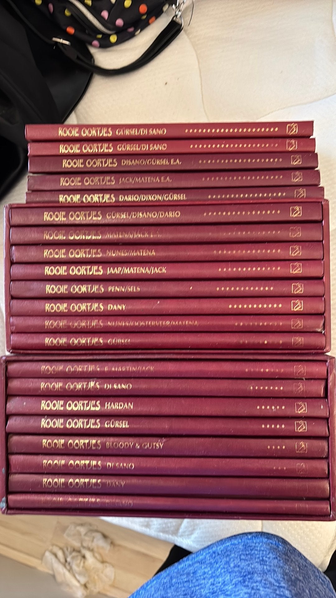 Rooie oortjes deel 1 t/m 21, hard cover. 2 Boxen en 5 los., Complete serie of reeks, Ophalen, Zo goed als nieuw, Overige gebieden