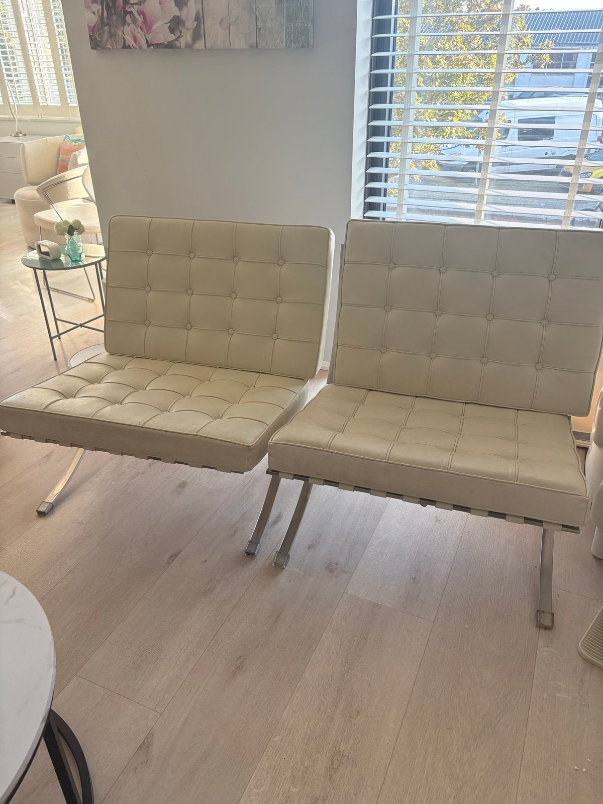 Twee crème Barcelona fauteuils - Gebruikte staat, Ophalen, Gebruikt, Leer, 75 tot 100 cm