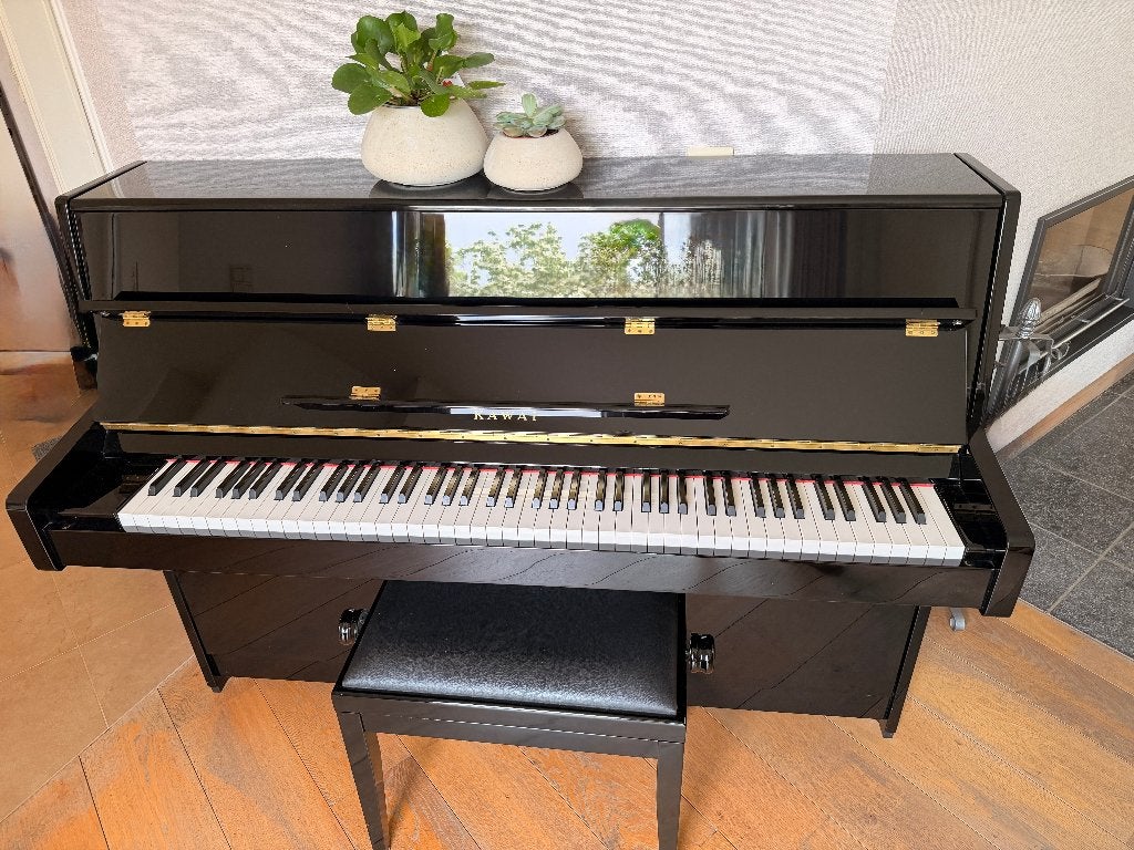 Kawai K-15E Piano Zwart Hoogglans – Uitstekende Staat, Muziek en Instrumenten, Piano's, Ophalen, Zwart, Zo goed als nieuw, Piano