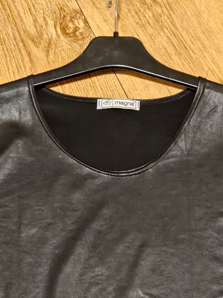 A-lijn leatherlook punten tuniek Magna 44-46 incl verzend, Kleding | Dames, Verzenden, Zwart, Maat 42/44 (L), Nieuw