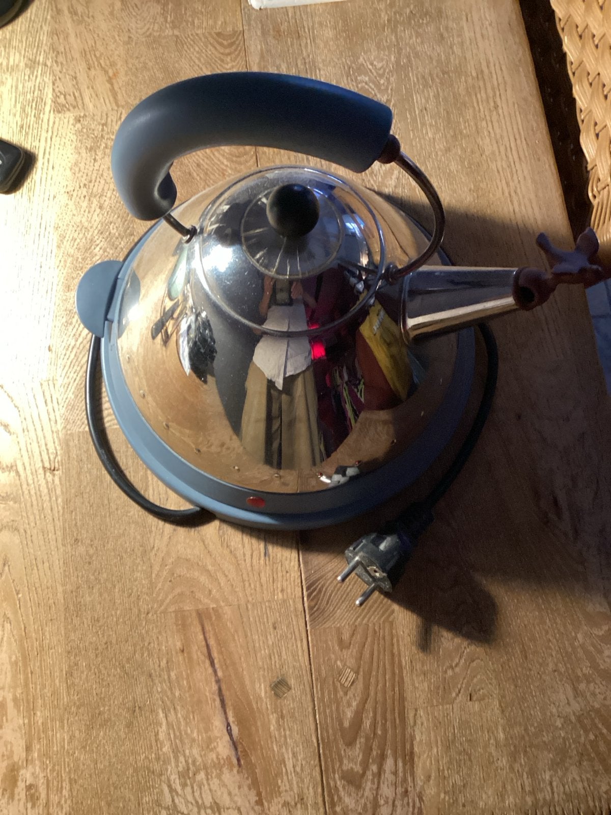 Stijlvolle  Alessi RVS waterkoker met fluitje, Witgoed en Apparatuur, Waterkokers, 1 tot 2 liter, Ophalen of Verzenden, Gebruikt