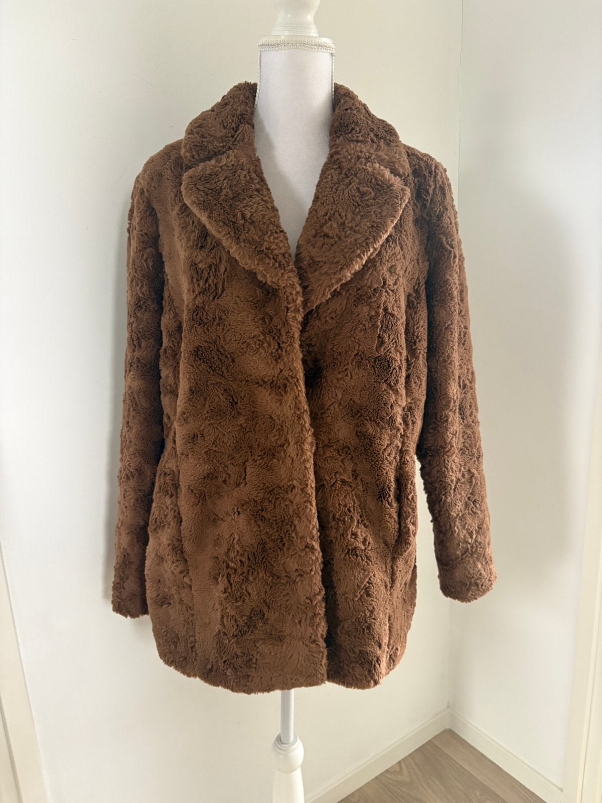 Nieuw! Zachte Xandres winterjas - maat 44, Ophalen of Verzenden, Nieuw, Maat 42/44 (L), Bruin