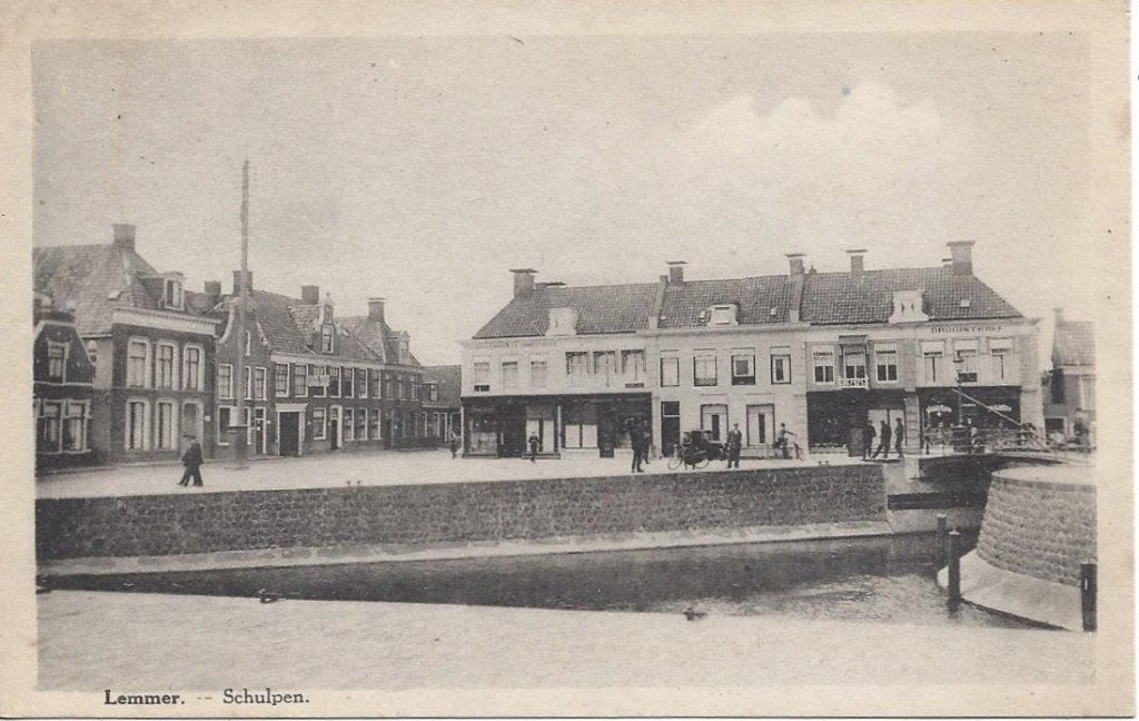 Lemmer (Frl.) Schulpen met Volk, ca. 1920, Ophalen of Verzenden, Voor 1920, Ongelopen, Friesland