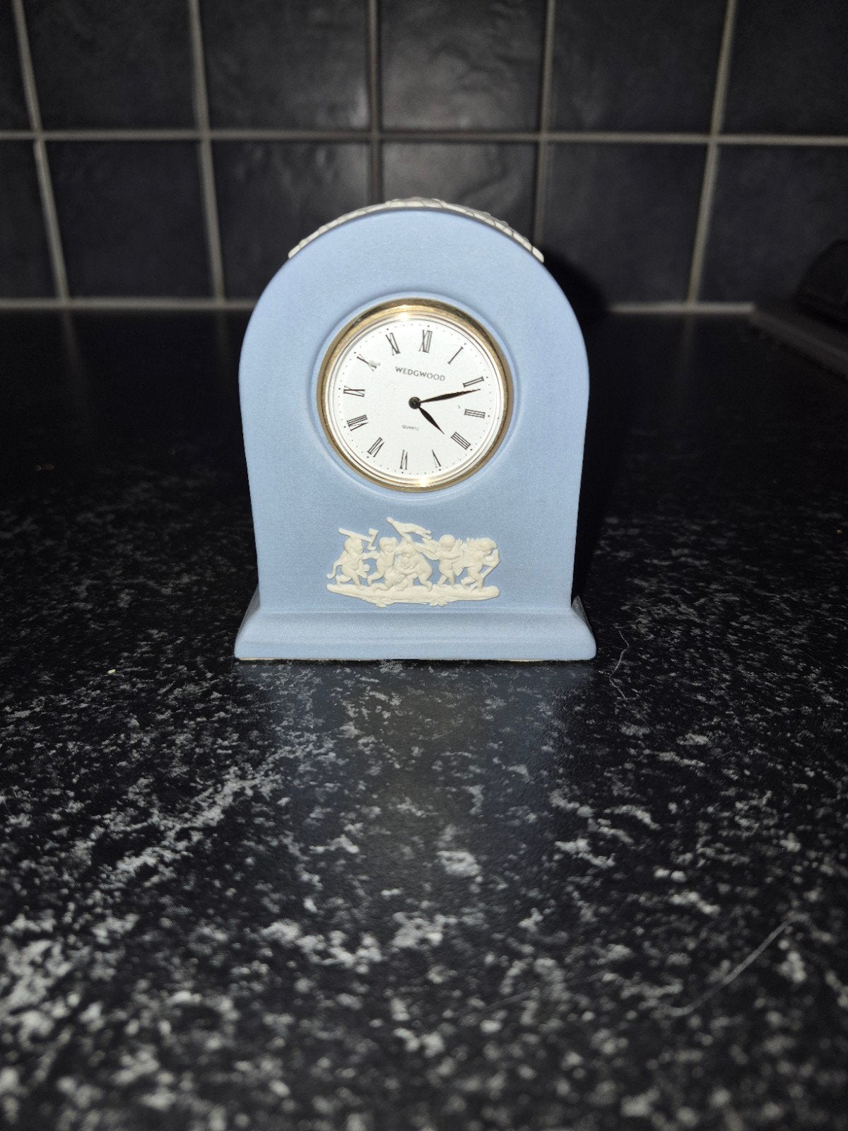 Wedgwood Jasperware Klokje - Wit/Lichtblauw, Antiek en Kunst, Ophalen