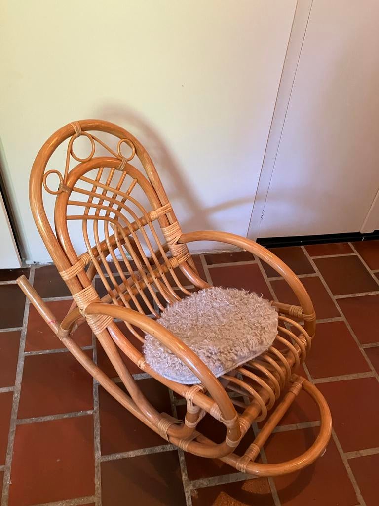 Vintage rotan kinderschommelstoel, Ophalen