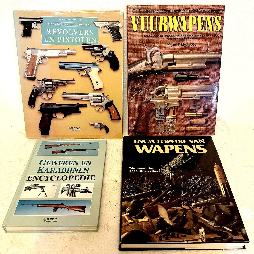 Wapen Encyclopedie Collectie: 4 Boeken over Vuurwapens, Boeken, Encyclopedieën, Complete serie, Ophalen of Verzenden, Zo goed als nieuw