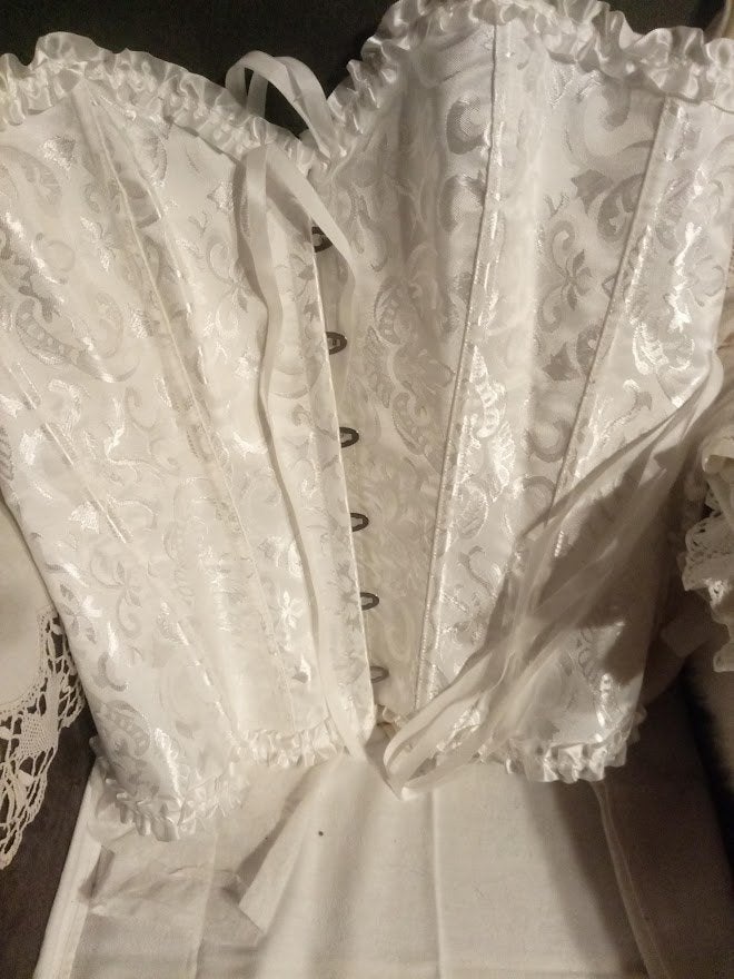 Elegant wit korset met brokaatpatroon, Verzenden
