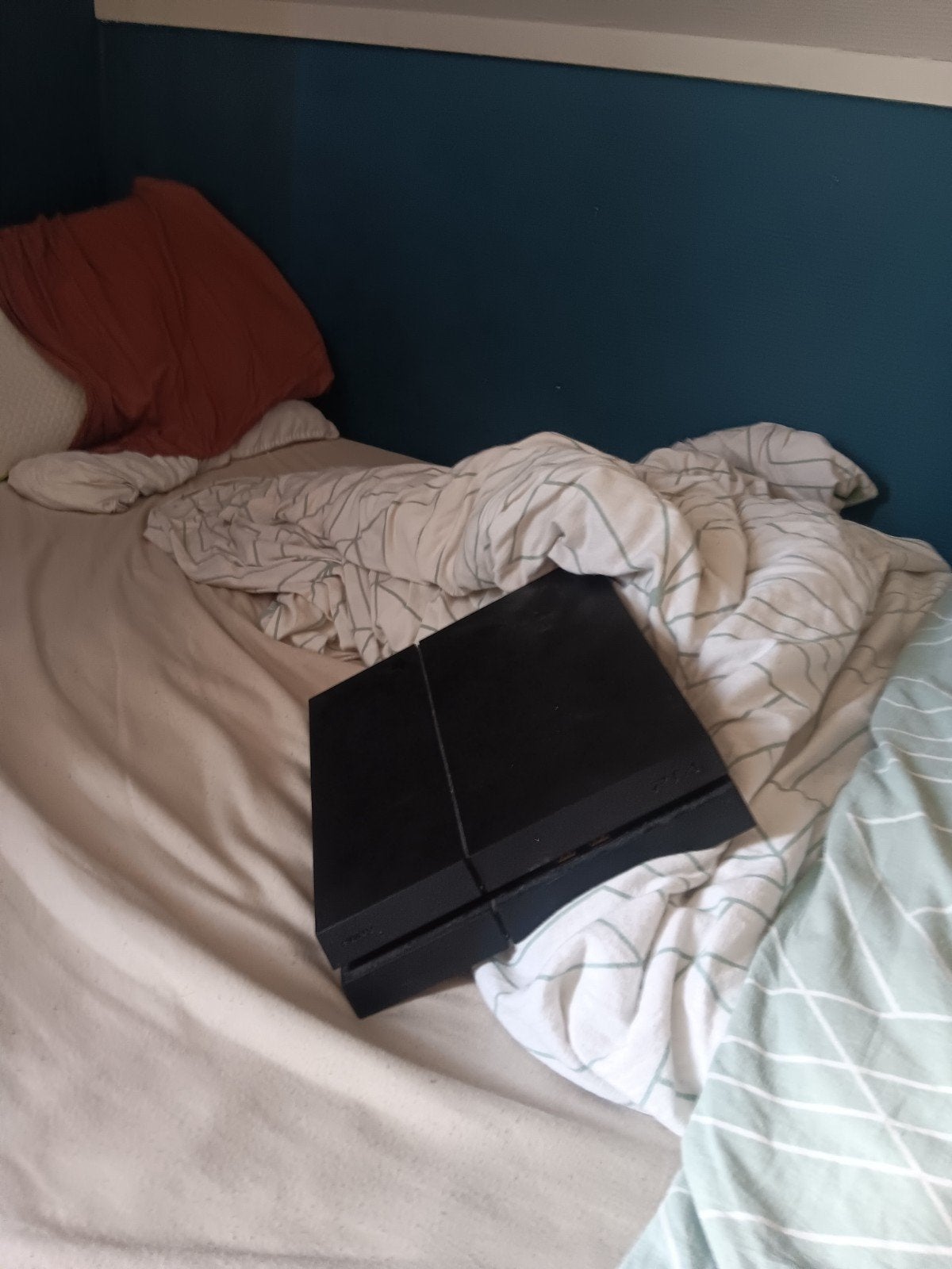 PS4 met controller (zonder spellen), Spelcomputers en Games, Ophalen, Gebruikt, Zwart