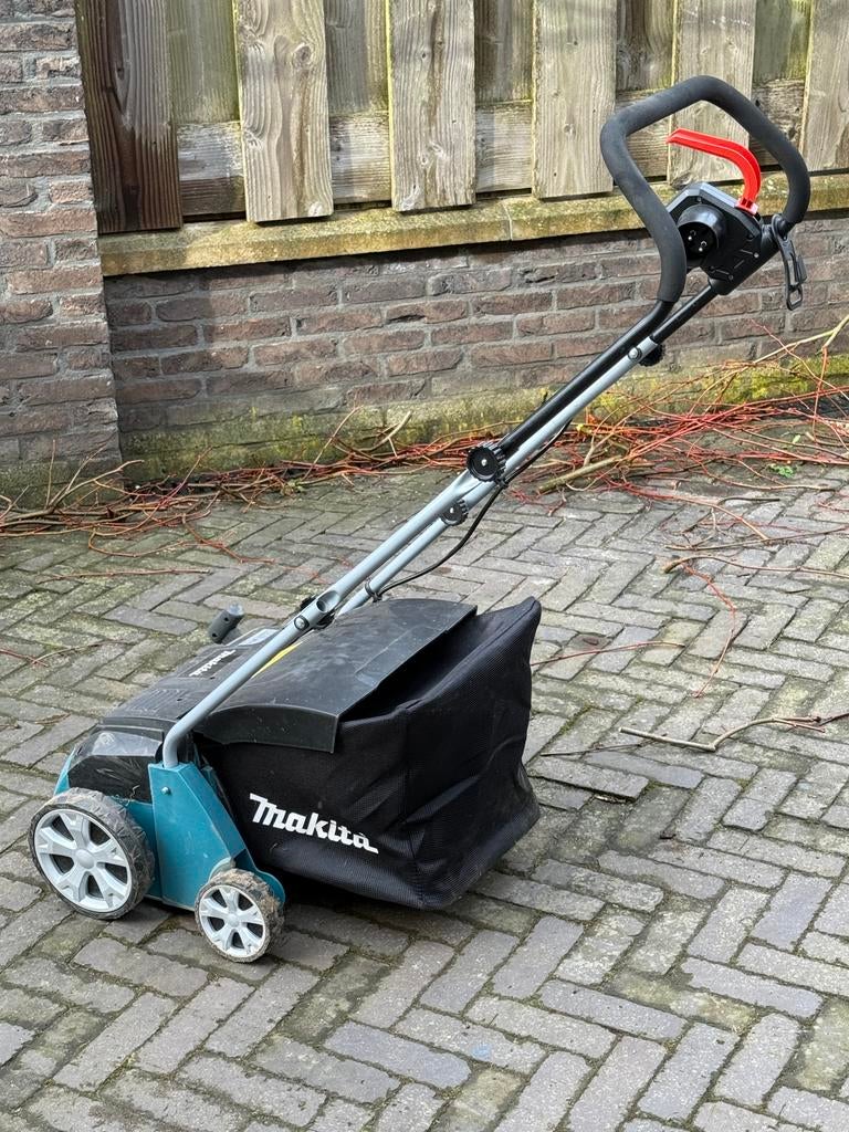 Makita Verticuteermachine 1300 W / 220V, Ophalen of Verzenden, Gebruikt, Elektrisch, Makita