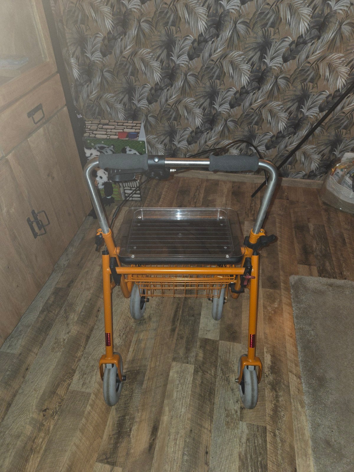 eenzijdige rem rollator met boodschappen mandje, Diversen, Ophalen, Zo goed als nieuw