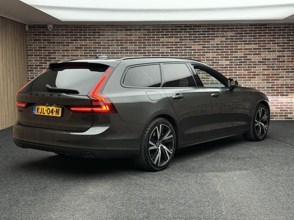 Volvo V90 2.0 T6 AWD R-Design H/K Camera Elek Stoel Leer Tre, Auto's, Volvo, Stof, Euro 6, 4 cilinders, 1969 cc
