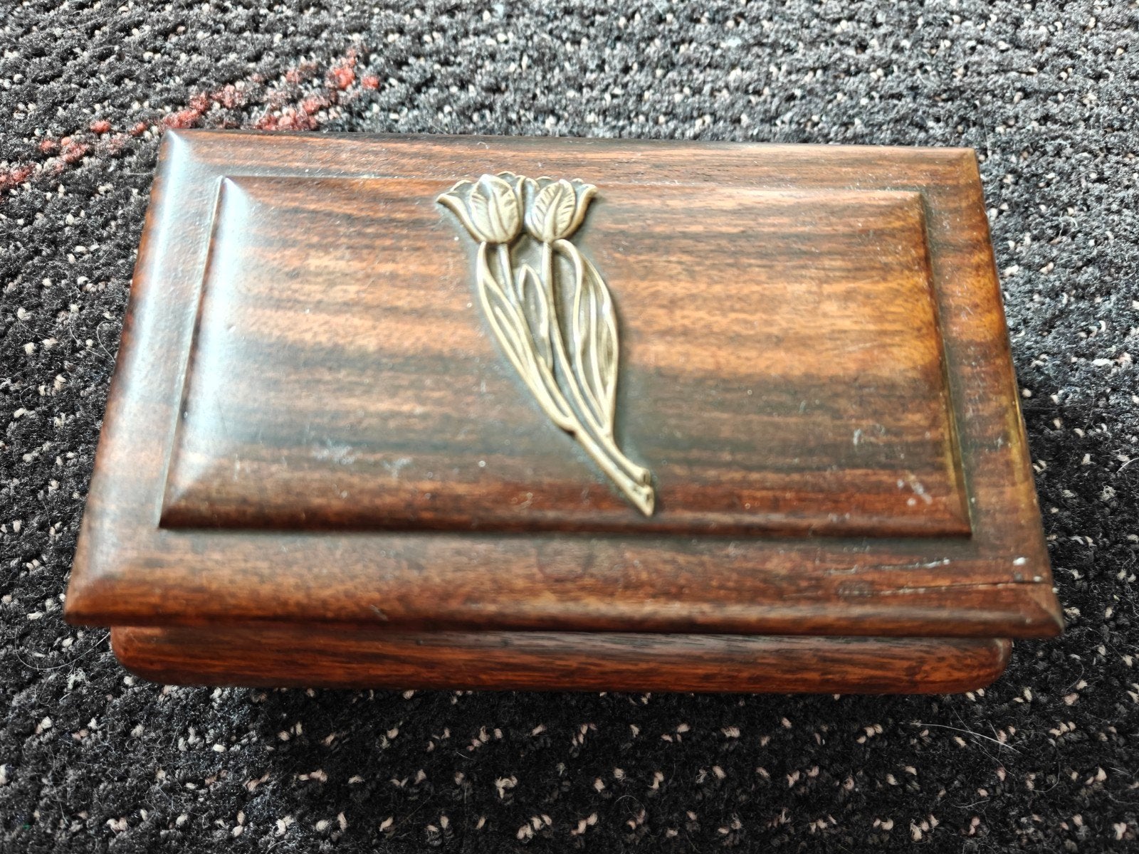 Vintage houten doosje met metalen tulp - 1943, Ophalen of Verzenden