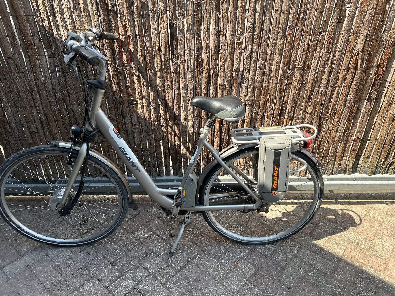 Giant elektrische fiets - werkt, zonder lader/sleutels, Fietsen en Brommers, Elektrische fietsen, Ophalen of Verzenden, Gebruikt