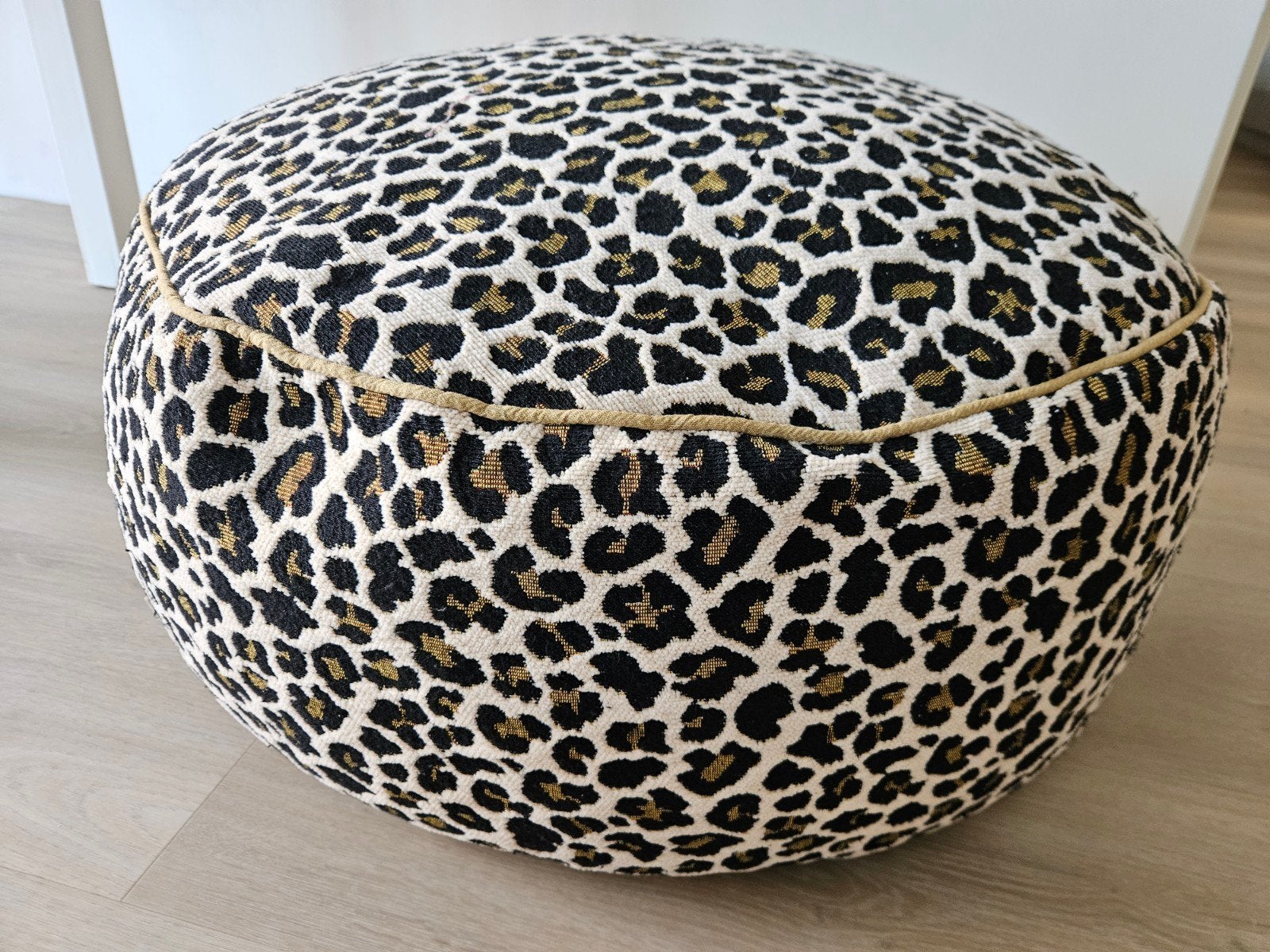 Sissy-Boy Poef met Luipaardprint - Rond, 60x30 cm, Huis en Inrichting, Ophalen of Verzenden