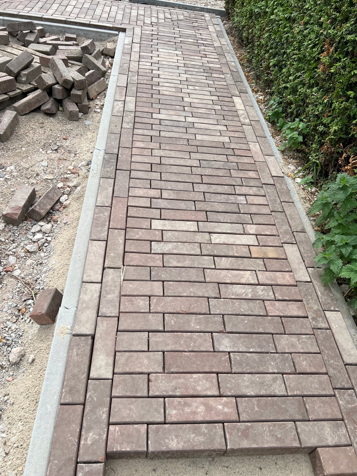 >800m2 gebbaken dikformaat klinkers / stenen op pallets!, Ophalen, Zo goed als nieuw, Beton, Klinkers