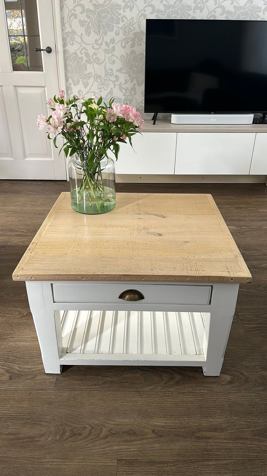 Frisse, wit/naturel salontafel 70x70 cm van Rivièra Maison, Ophalen, 100 tot 150 cm, 50 tot 100 cm, Zo goed als nieuw