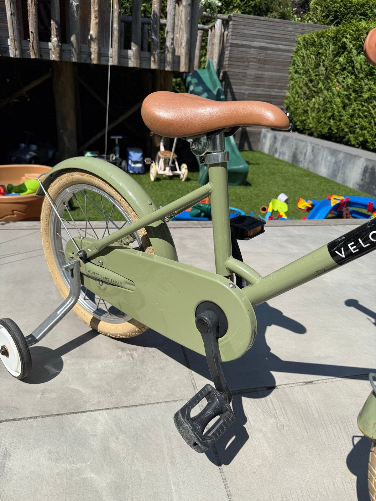 Veloretti Kinderfiets 16 inch met zijwieltjes - Zo goed als, Ophalen, Terugtraprem, Zijwieltjes, 16 tot 20 inch