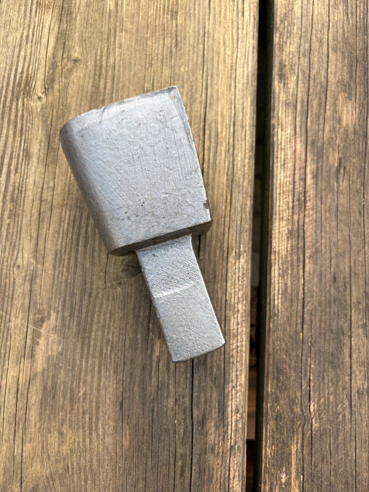 Bankschroefaambeeld tas - 14cm hoog, bed 7.5x7.5cm, Ophalen of Verzenden, Gebruikt, Bankschroef