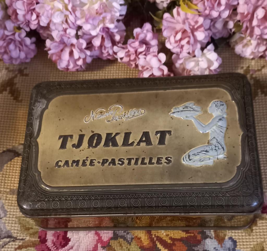 Leuk oud blikje van Tjoklat, camée pastilles, Amsterdam, Verzamelen, Blikken, Ophalen of Verzenden, Gebruikt, Overige