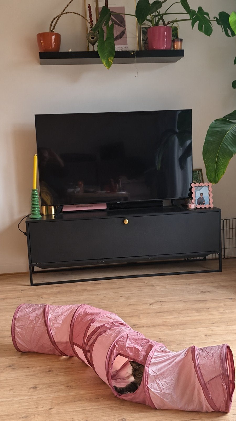 Zwart TV meubel 150x40 met klepdeur, Ophalen, Gebruikt, 100 tot 150 cm, Minder dan 100 cm