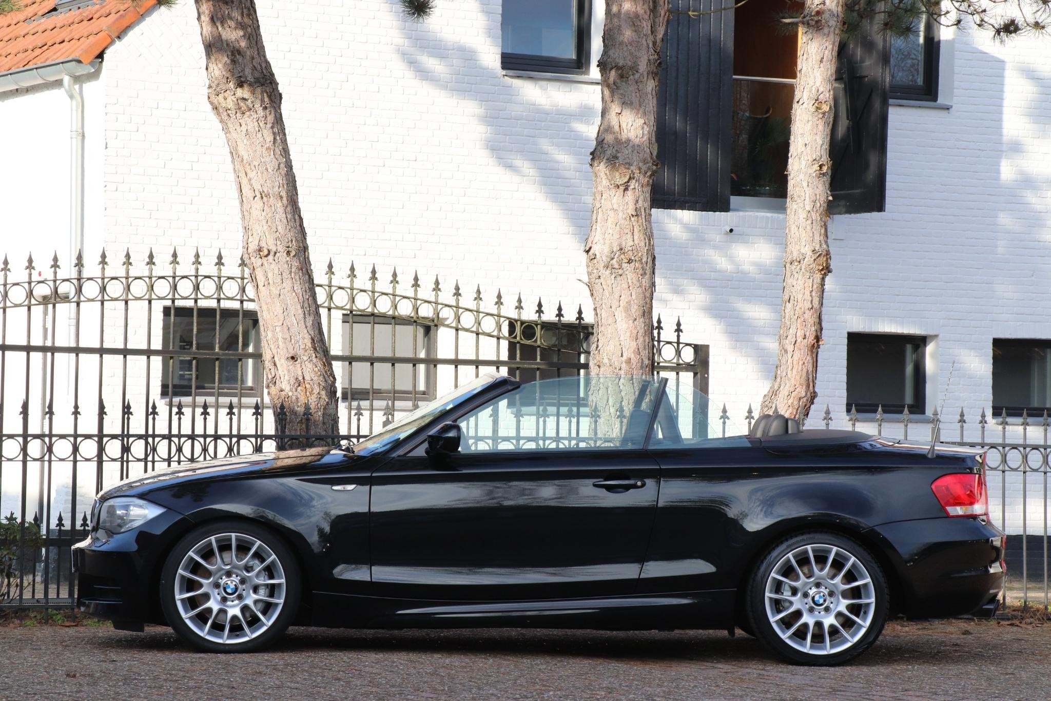 BMW 1-serie Cabrio 135i High Executive |Harman/Kardon |Elekt, Auto's, Gebruikt, Zwart, Cabriolet, 4 stoelen