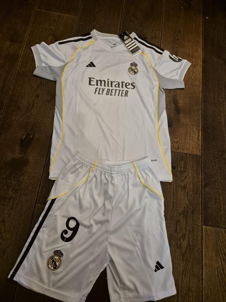 Real madrid setje, Sport en Fitness, Voetbal, Set, Nieuw, Ophalen of Verzenden, .