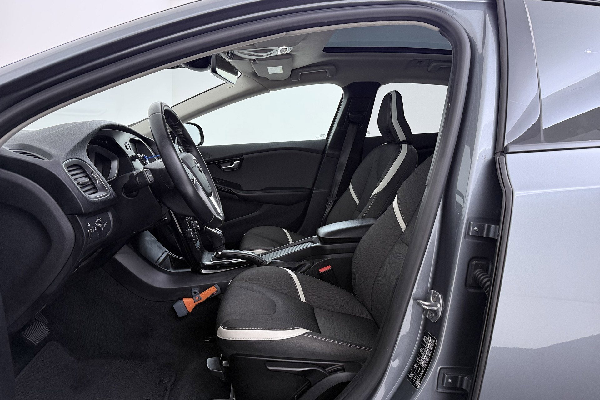 Volvo V40 1.5 T3 Dynamic Edition | Panoramadak | Camera | Ha, Auto's, Dealer onderhouden, 4 cilinders, 700 kg, Leder en Stof