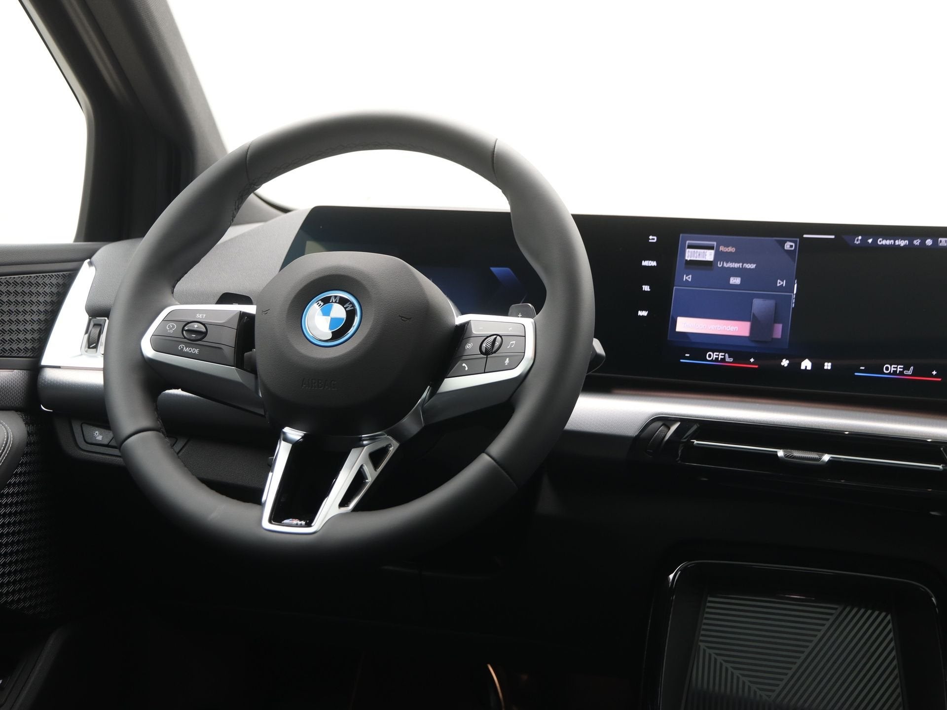BMW 2 Serie Active Tourer 225e xDrive M Sport (bj 2026), Auto's, Automaat, 1800 kg, Met garantie (alle), Overige brandstoffen