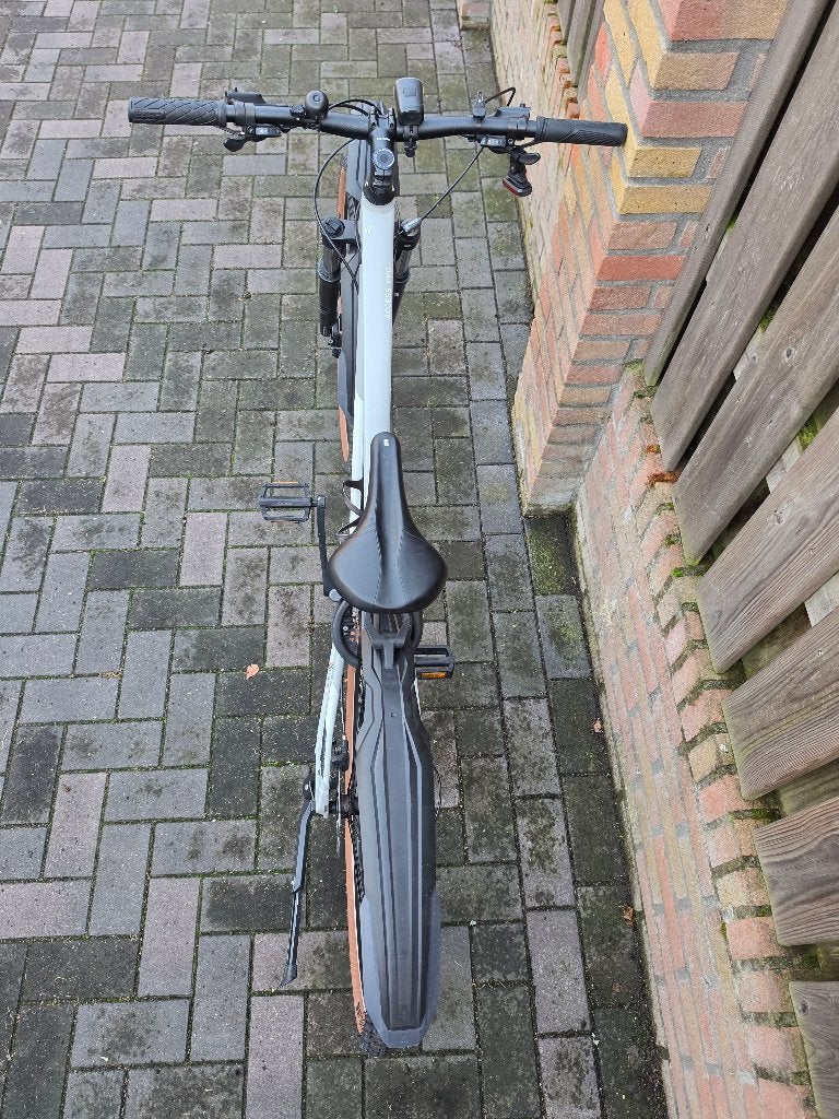 Foto 3 van Zeer mooie Cube Access WS Pro Grey 16"