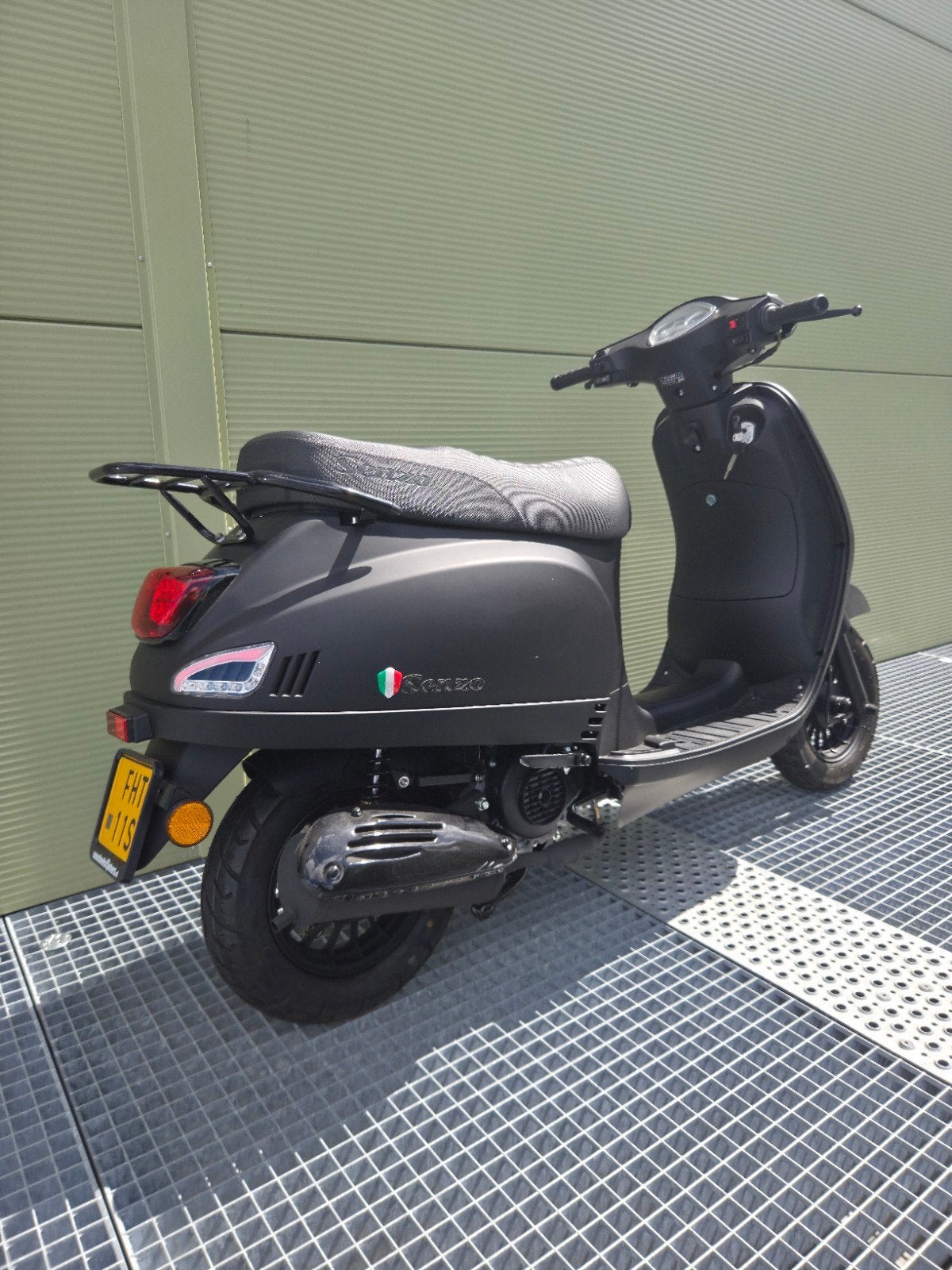 UNIEKE Senzo Riva Lux 2021 51 ECHTE KM | 1e Eigenaar | NIEUW, Fietsen en Brommers, Scooters | Overige merken, Ophalen of Verzenden