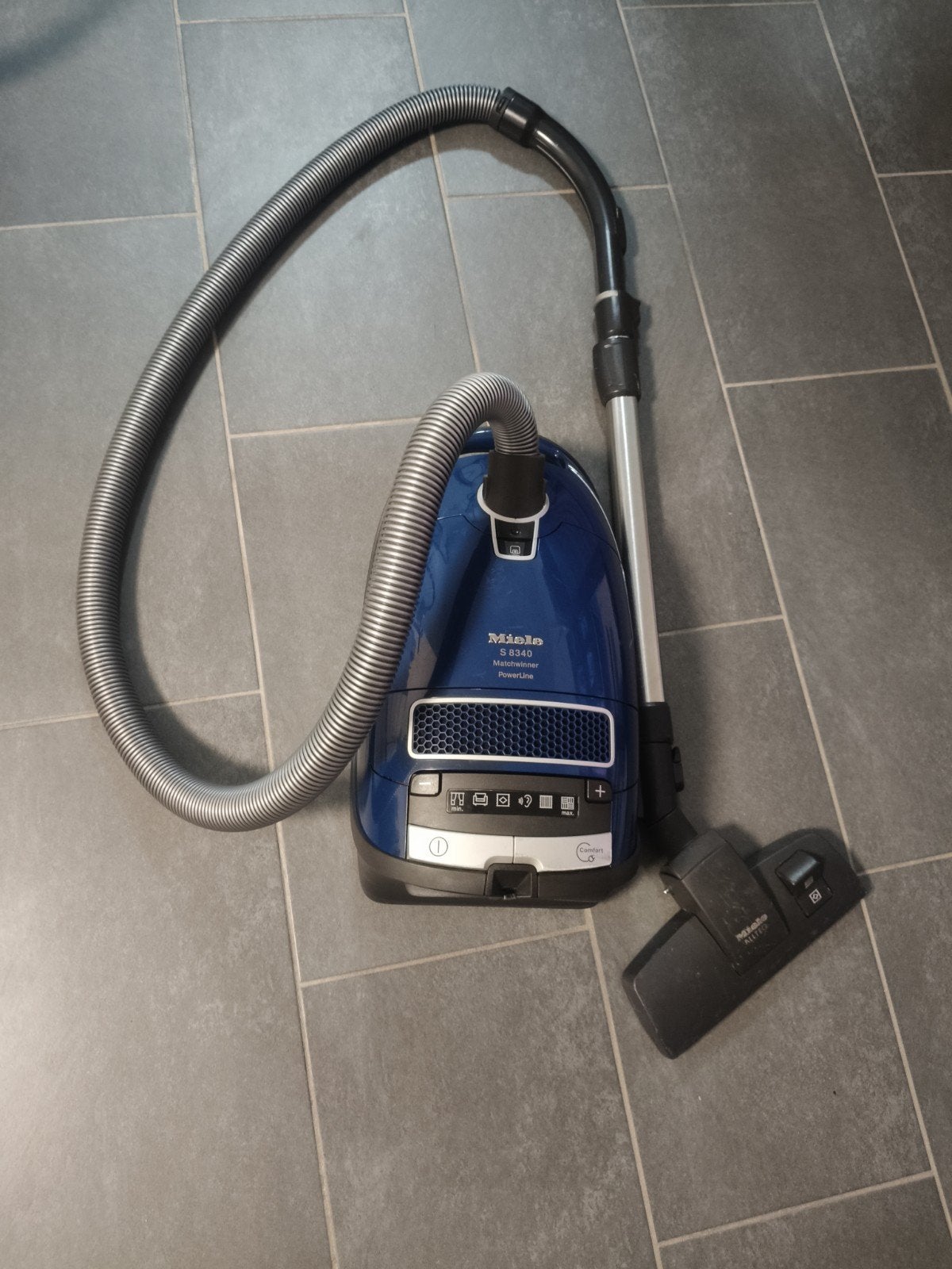Miele S8340 Matchwinner PowerLine Stofzuiger, Stofzak, Inclusief accessoires, Ophalen of Verzenden, Zo goed als nieuw