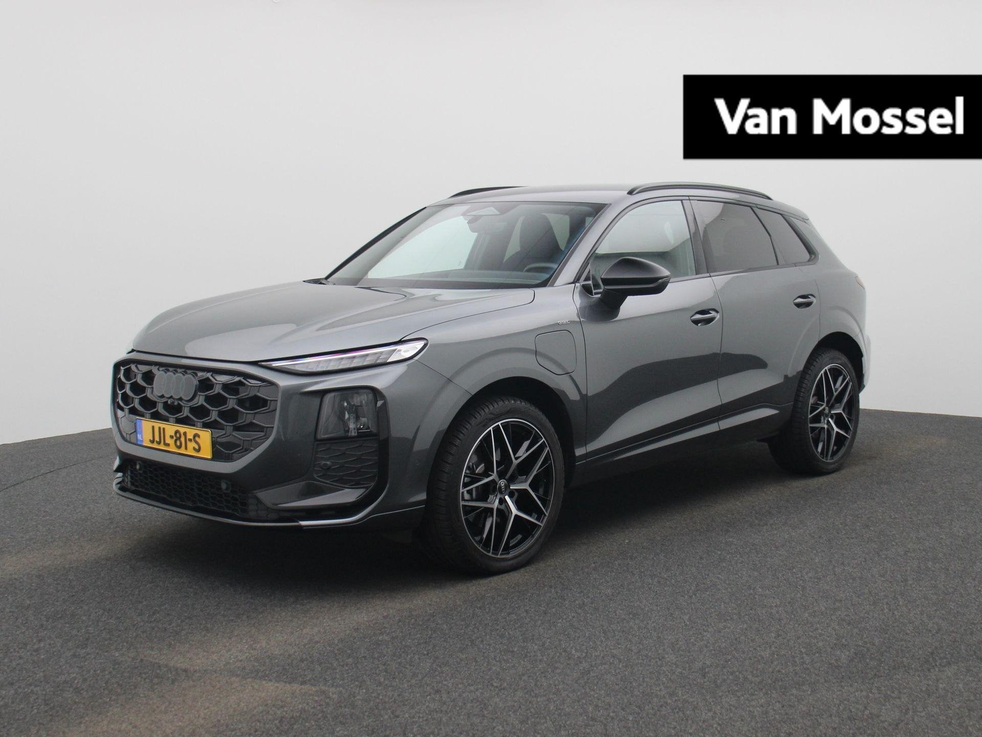 Audi Q3 1.5 e-hybrid S edition l Demo l Adaptive cruise cont