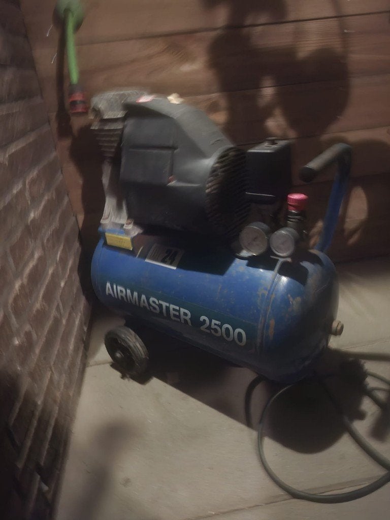 Compressor, Ophalen, Gebruikt, 6 tot 10 bar, Minder dan 200 liter/min