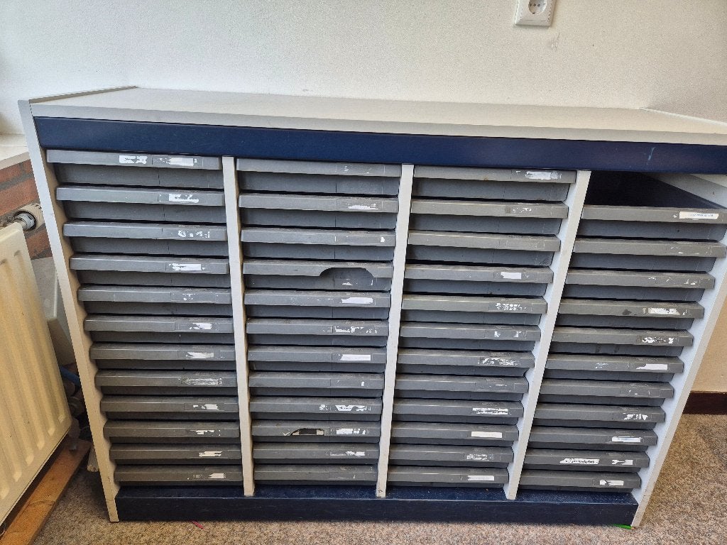 Kast met lades, Ophalen, Gebruikt, 100 tot 150 cm, 5 laden of meer