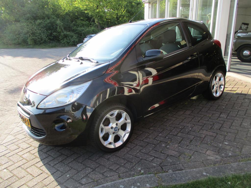 Ford Ka 1.2 Titanium Nette Auto! (bj 2010), Auto's, Ford, Bedrijf, Te koop, Ka, ABS, Airbags, Airconditioning, Alarm, Bluetooth