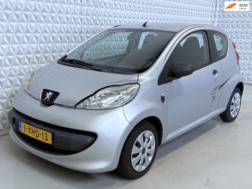 Peugeot 107 1.0-12V XR MOTOR DEFECT, Auto's, Peugeot, Bedrijf, Te koop, ABS, Airbags, Metallic lak, Startonderbreker, Benzine