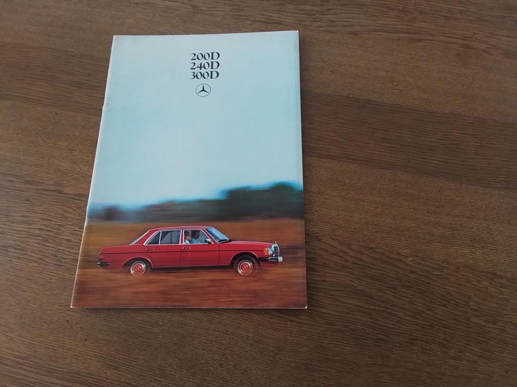 FolderMercedes-Benz 200D, 240D, 300D, Ophalen of Verzenden, Zo goed als nieuw