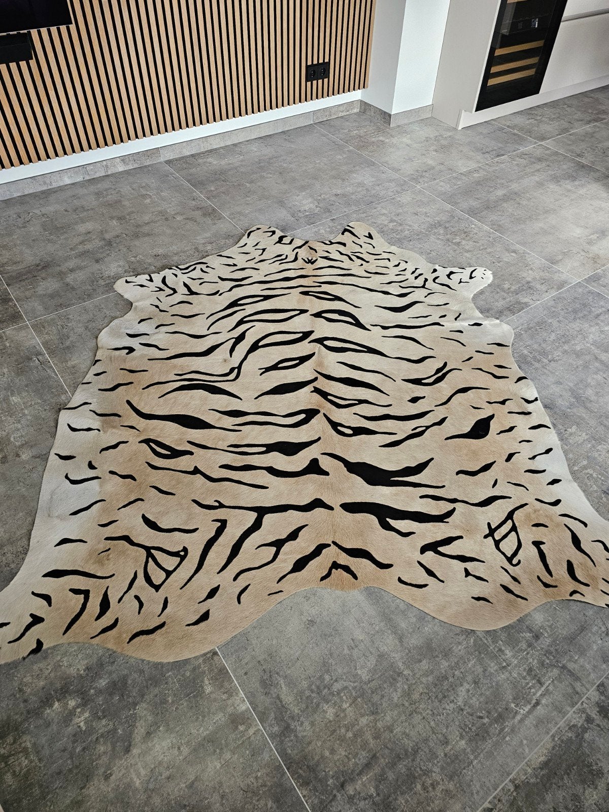 vloerkleed tijgervel afm. l 200 x b 185 cm., Ophalen, Gebruikt, 150 tot 200 cm, 200 cm of meer